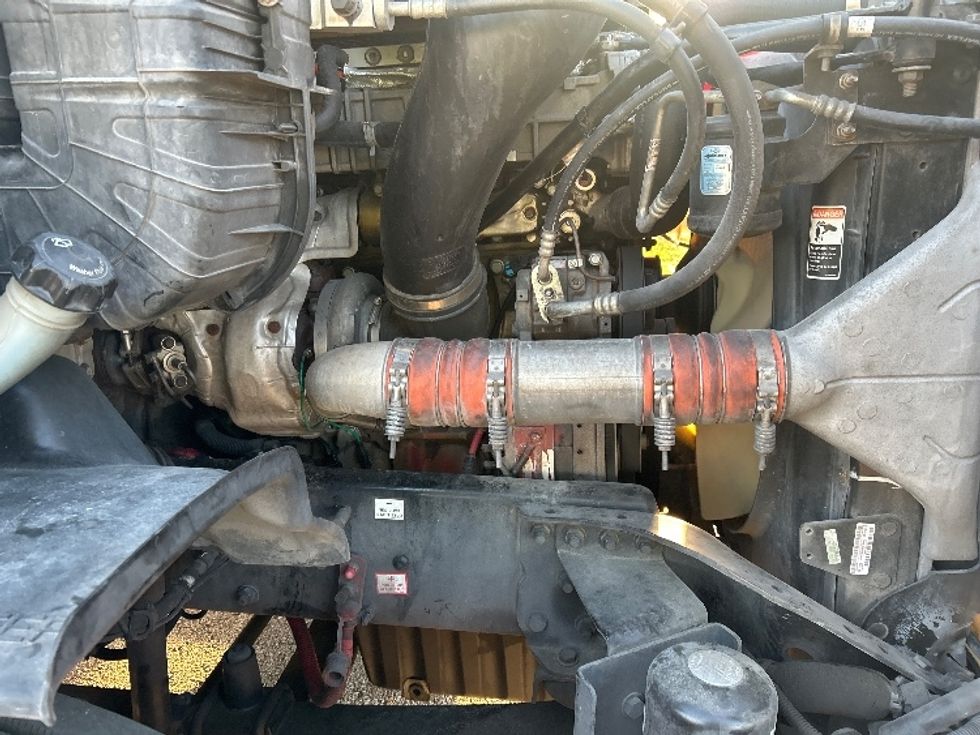 Day Cab Tractor-Heavy Duty Tractors-Freightliner-2017-Cascadia 11342ST-Ocala-FL-114,199\n\t\tmiles-$ 25,500 - Image 15