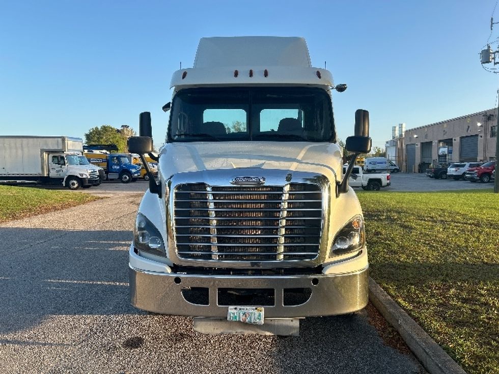 Day Cab Tractor-Heavy Duty Tractors-Freightliner-2017-Cascadia 11342ST-Ocala-FL-114,199\n\t\tmiles-$ 25,500 - Image 2