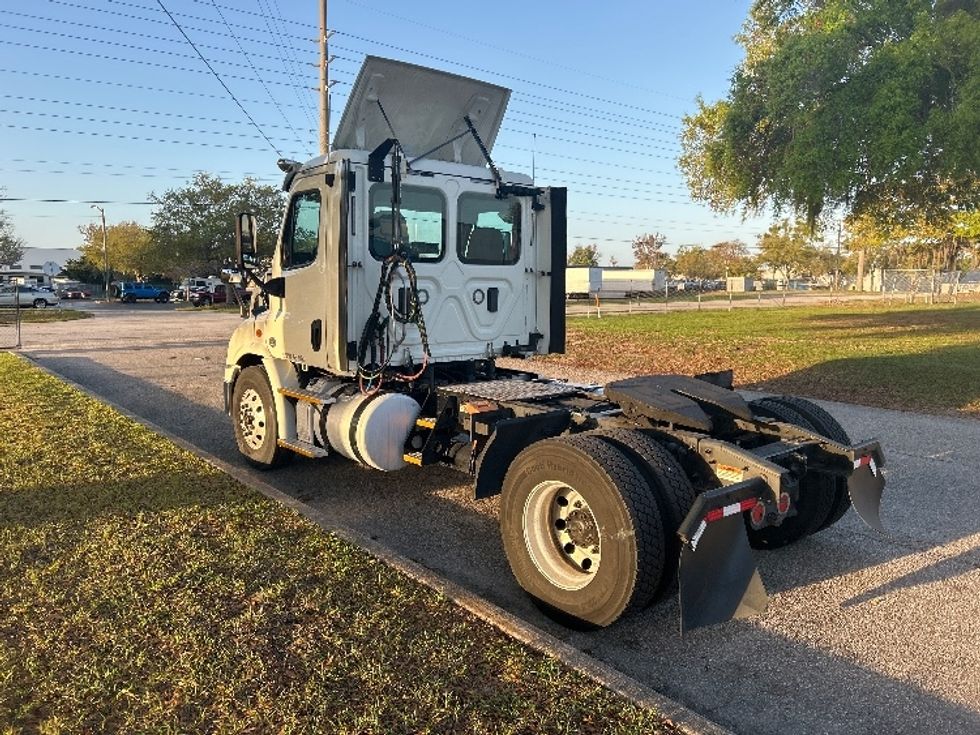 Day Cab Tractor-Heavy Duty Tractors-Freightliner-2017-Cascadia 11342ST-Ocala-FL-114,199\n\t\tmiles-$ 25,500 - Image 5