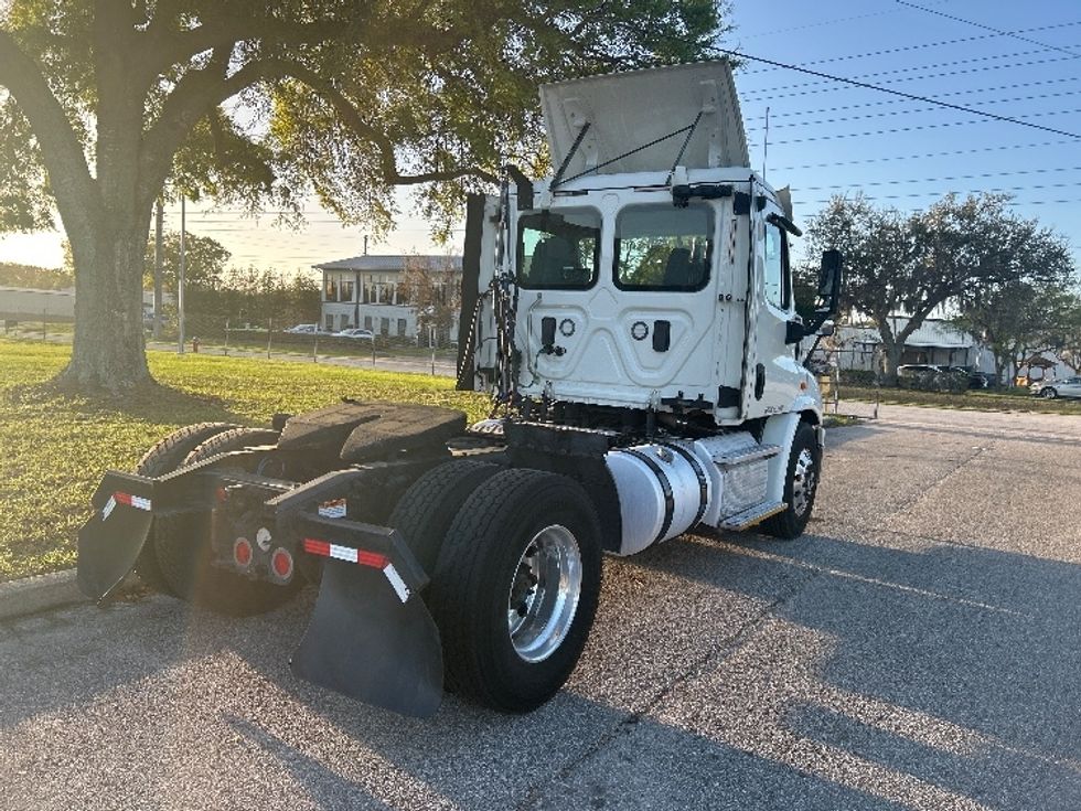 Day Cab Tractor-Heavy Duty Tractors-Freightliner-2017-Cascadia 11342ST-Ocala-FL-114,199\n\t\tmiles-$ 25,500 - Image 7