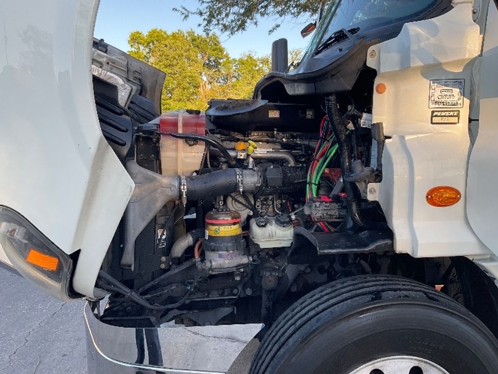 Day Cab Tractor-Heavy Duty Tractors-Freightliner-2017-Cascadia 11342ST-Ocala-FL-442,709\n\t\tmiles-$ 27,750 - Image 16