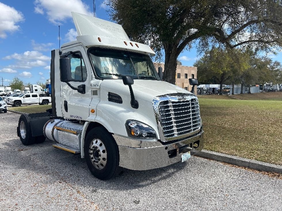 Day Cab Tractor-Heavy Duty Tractors-Freightliner-2017-Cascadia 11342ST-Ocala-FL-477,599\n\t\tmiles-$ 23,000 - Image 1