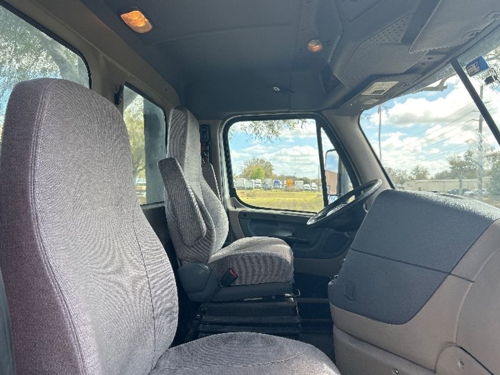 Day Cab Tractor-Heavy Duty Tractors-Freightliner-2017-Cascadia 11342ST-Ocala-FL-477,599\n\t\tmiles-$ 23,000 - Image 14