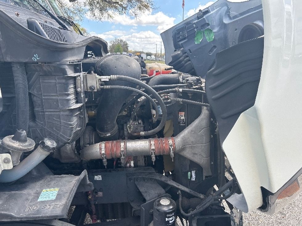 Day Cab Tractor-Heavy Duty Tractors-Freightliner-2017-Cascadia 11342ST-Ocala-FL-477,599\n\t\tmiles-$ 23,000 - Image 15