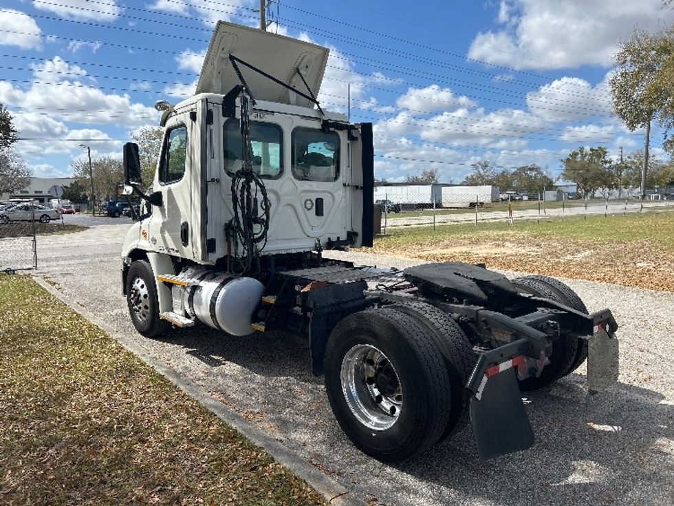 Day Cab Tractor-Heavy Duty Tractors-Freightliner-2017-Cascadia 11342ST-Ocala-FL-477,599\n\t\tmiles-$ 23,000 - Image 5
