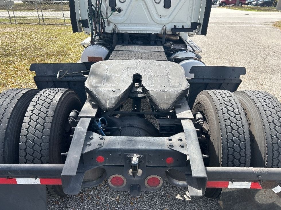 Day Cab Tractor-Heavy Duty Tractors-Freightliner-2017-Cascadia 11342ST-Ocala-FL-477,599\n\t\tmiles-$ 23,000 - Image 6