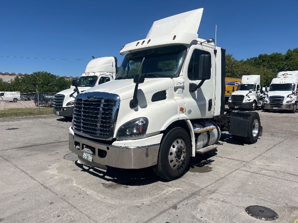 Day Cab Tractor-Heavy Duty Tractors-Freightliner-2017-Cascadia 11342ST-Orlando-FL-446,218\n\t\tmiles-$ 27,750 - Image 3