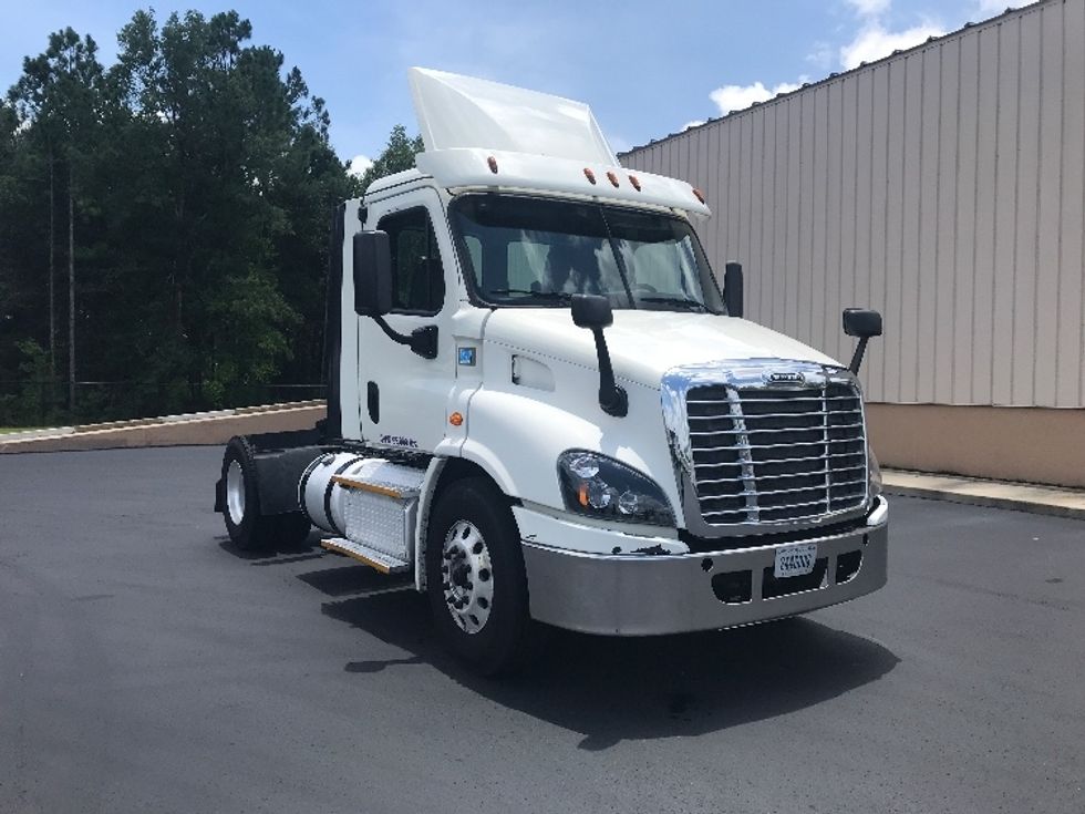 Day Cab Tractor-Heavy Duty Tractors-Freightliner-2017-Cascadia 11342ST-Pensacola-FL-441,027\n\t\tmiles-$ 28,000 - Image 1