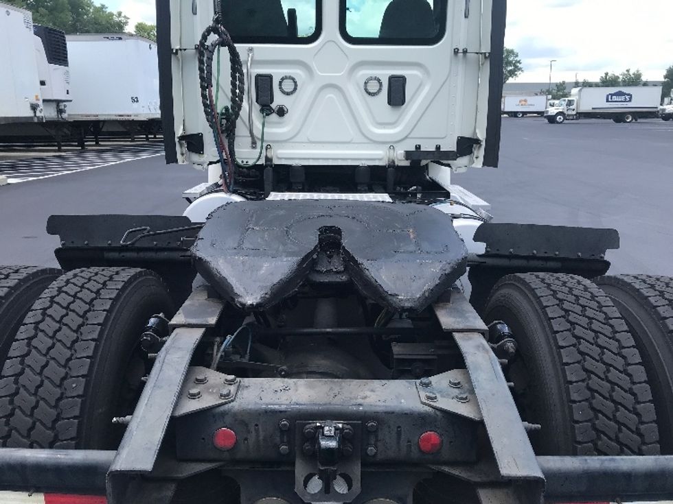 Day Cab Tractor-Heavy Duty Tractors-Freightliner-2017-Cascadia 11342ST-Pensacola-FL-441,027\n\t\tmiles-$ 28,000 - Image 6