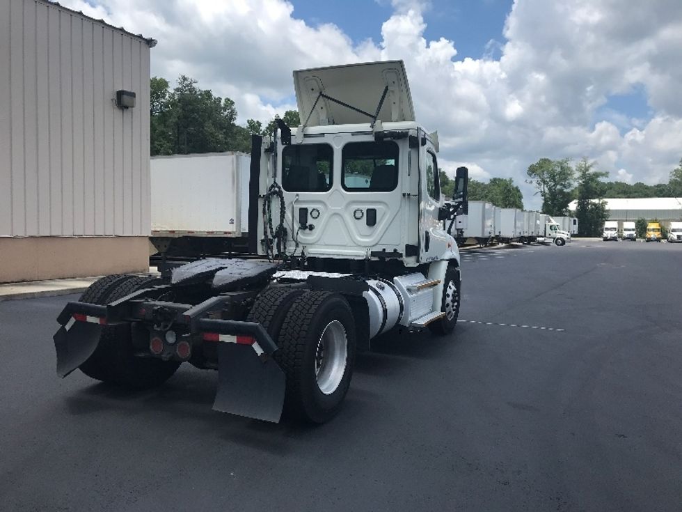 Day Cab Tractor-Heavy Duty Tractors-Freightliner-2017-Cascadia 11342ST-Pensacola-FL-441,027\n\t\tmiles-$ 28,000 - Image 7