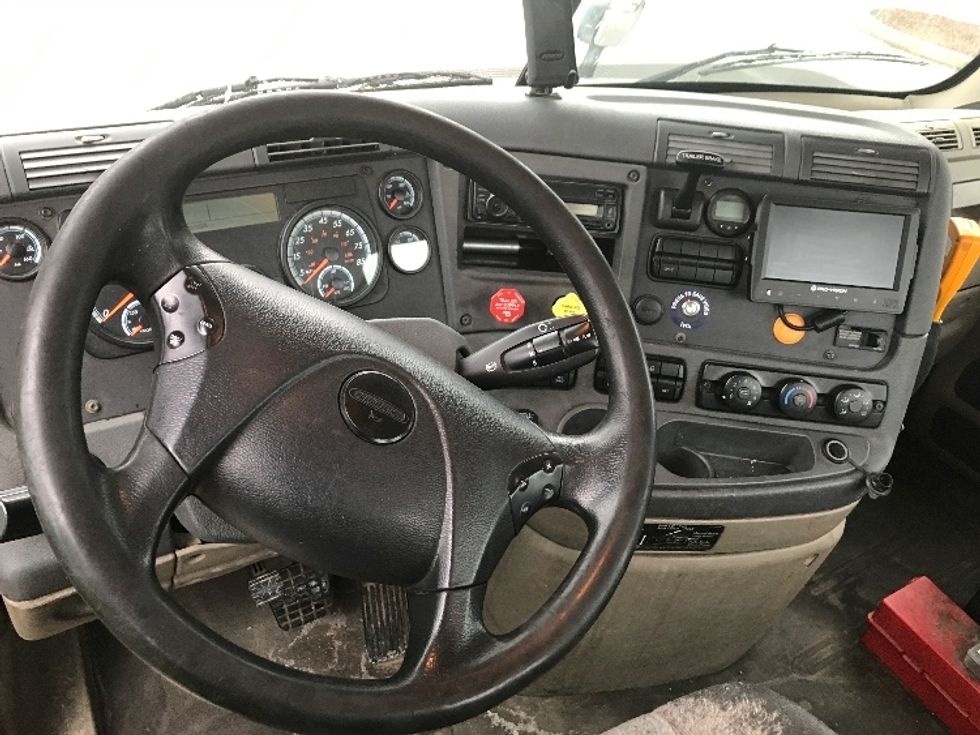 Day Cab Tractor-Heavy Duty Tractors-Freightliner-2017-Cascadia 11342ST-Prince George-VA-386,868\n\t\tmiles-$ 25,500 - Image 11