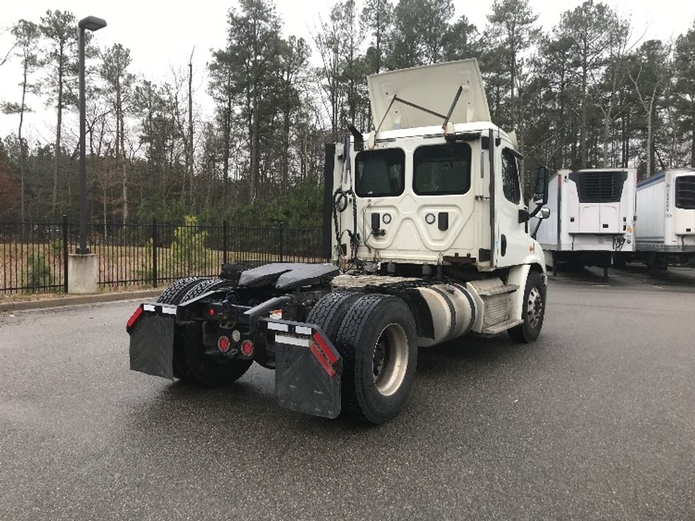 Day Cab Tractor-Heavy Duty Tractors-Freightliner-2017-Cascadia 11342ST-Prince George-VA-386,868\n\t\tmiles-$ 25,500 - Image 7
