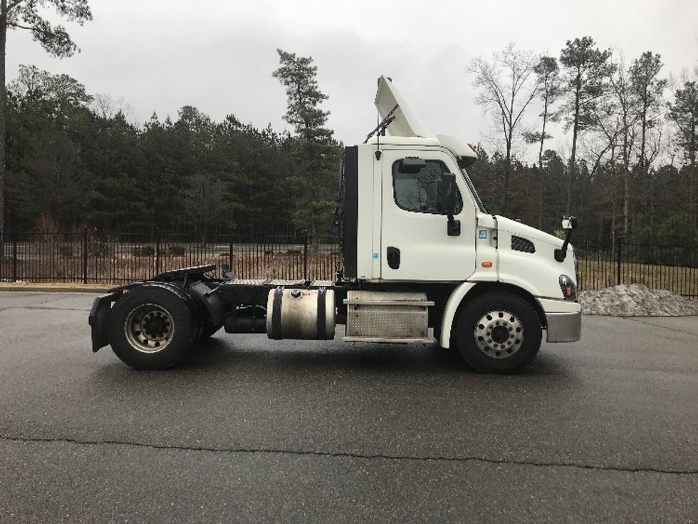 Day Cab Tractor-Heavy Duty Tractors-Freightliner-2017-Cascadia 11342ST-Prince George-VA-386,868\n\t\tmiles-$ 25,500 - Image 8