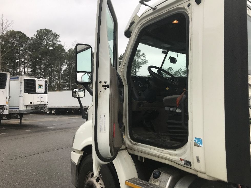 Day Cab Tractor-Heavy Duty Tractors-Freightliner-2017-Cascadia 11342ST-Prince George-VA-386,868\n\t\tmiles-$ 25,500 - Image 9