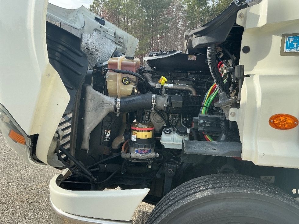 Day Cab Tractor-Heavy Duty Tractors-Freightliner-2017-Cascadia 11342ST-Prince George-VA-389,256\n\t\tmiles-$ 26,500 - Image 16