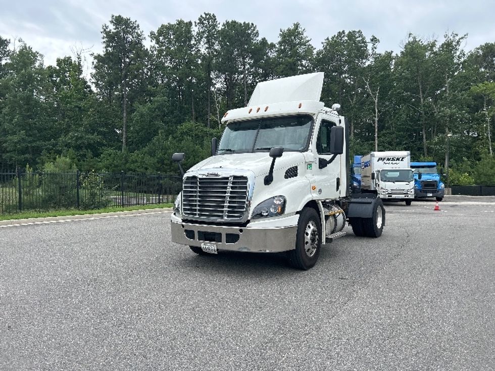 Day Cab Tractor-Heavy Duty Tractors-Freightliner-2017-Cascadia 11342ST-Prince George-VA-529,476\n\t\tmiles-$ 19,750 - Image 3