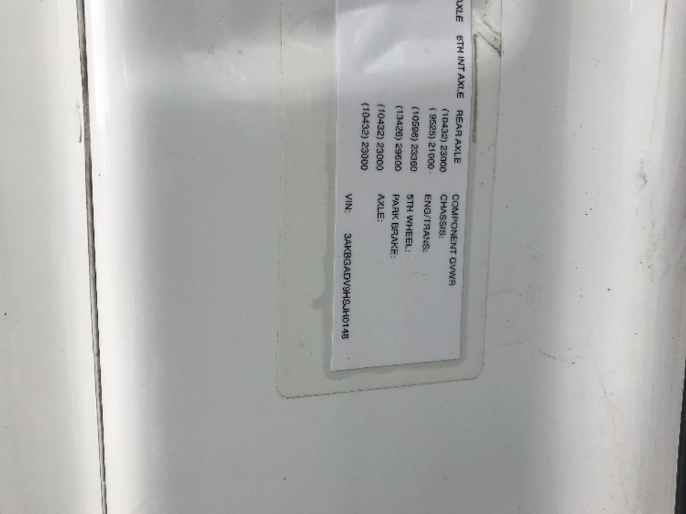 Day Cab Tractor-Heavy Duty Tractors-Freightliner-2017-Cascadia 11342ST-Prince George-VA-544,593\n\t\tmiles-$ 25,250 - Image 17