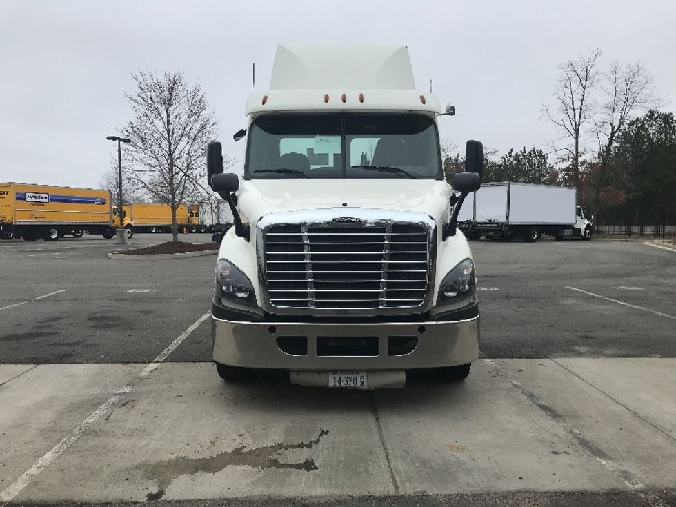 Day Cab Tractor-Heavy Duty Tractors-Freightliner-2017-Cascadia 11342ST-Prince George-VA-544,593\n\t\tmiles-$ 25,250 - Image 2