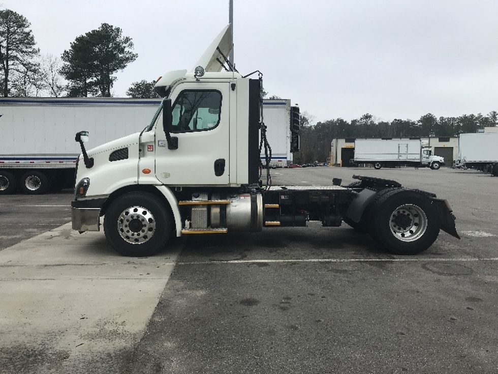 Day Cab Tractor-Heavy Duty Tractors-Freightliner-2017-Cascadia 11342ST-Prince George-VA-544,593\n\t\tmiles-$ 25,250 - Image 4