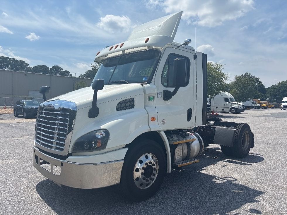 Day Cab Tractor-Heavy Duty Tractors-Freightliner-2017-Cascadia 11342ST-Prince George-VA-582,523\n\t\tmiles-$ 19,250 - Image 3