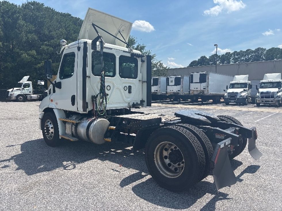 Day Cab Tractor-Heavy Duty Tractors-Freightliner-2017-Cascadia 11342ST-Prince George-VA-582,523\n\t\tmiles-$ 19,250 - Image 5