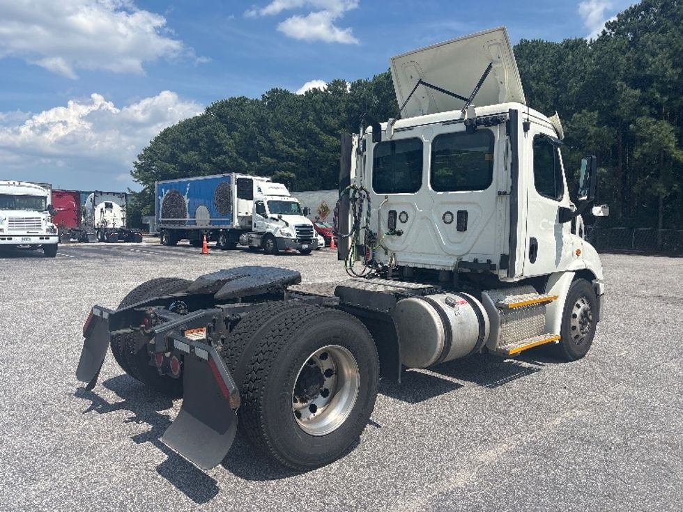 Day Cab Tractor-Heavy Duty Tractors-Freightliner-2017-Cascadia 11342ST-Prince George-VA-582,523\n\t\tmiles-$ 19,250 - Image 7