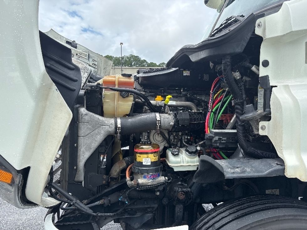 Day Cab Tractor-Heavy Duty Tractors-Freightliner-2017-Cascadia 11342ST-Prince George-VA-639,778\n\t\tmiles-$ 19,500 - Image 16
