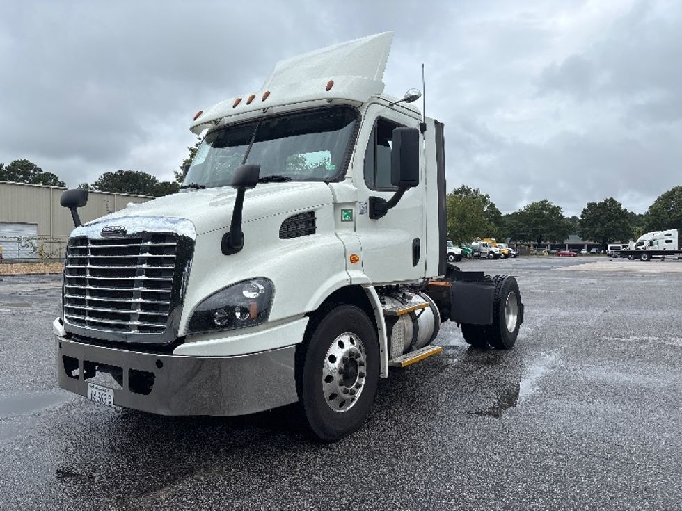 Day Cab Tractor-Heavy Duty Tractors-Freightliner-2017-Cascadia 11342ST-Prince George-VA-639,778\n\t\tmiles-$ 19,500 - Image 3