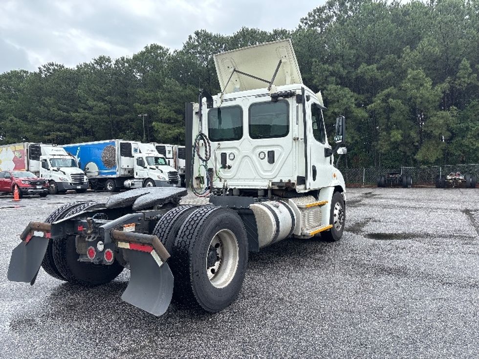 Day Cab Tractor-Heavy Duty Tractors-Freightliner-2017-Cascadia 11342ST-Prince George-VA-639,778\n\t\tmiles-$ 19,500 - Image 7