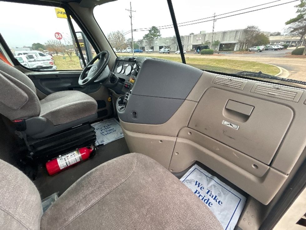 Day Cab Tractor-Heavy Duty Tractors-Freightliner-2017-Cascadia 11342ST-Richland-MS-556,875\n\t\tmiles-$ 21,750 - Image 13