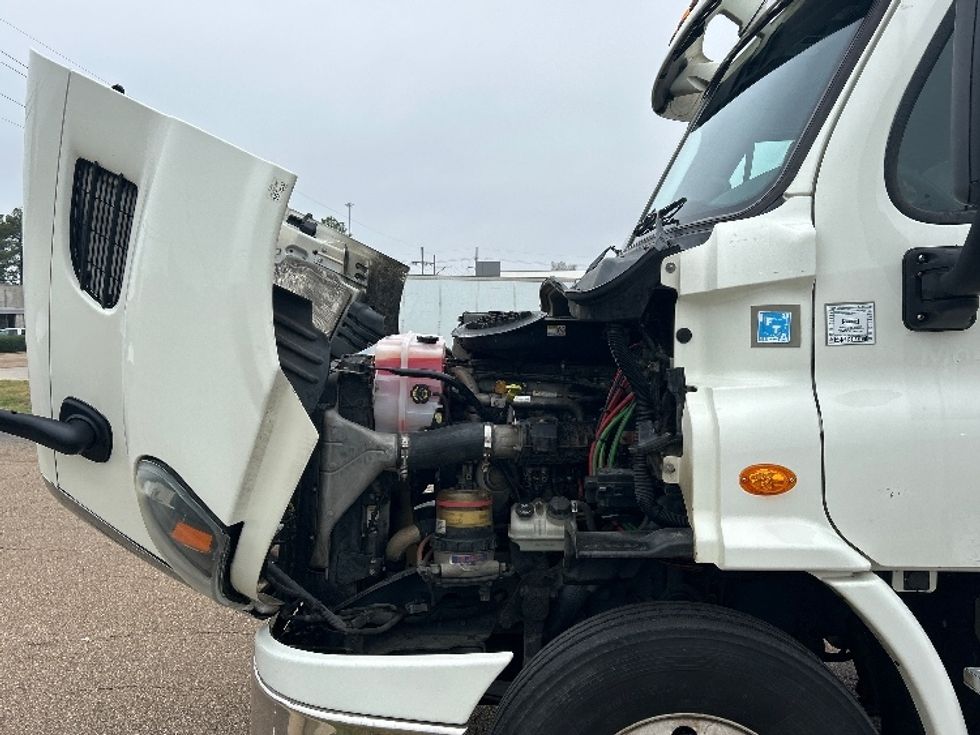 Day Cab Tractor-Heavy Duty Tractors-Freightliner-2017-Cascadia 11342ST-Richland-MS-556,875\n\t\tmiles-$ 21,750 - Image 16