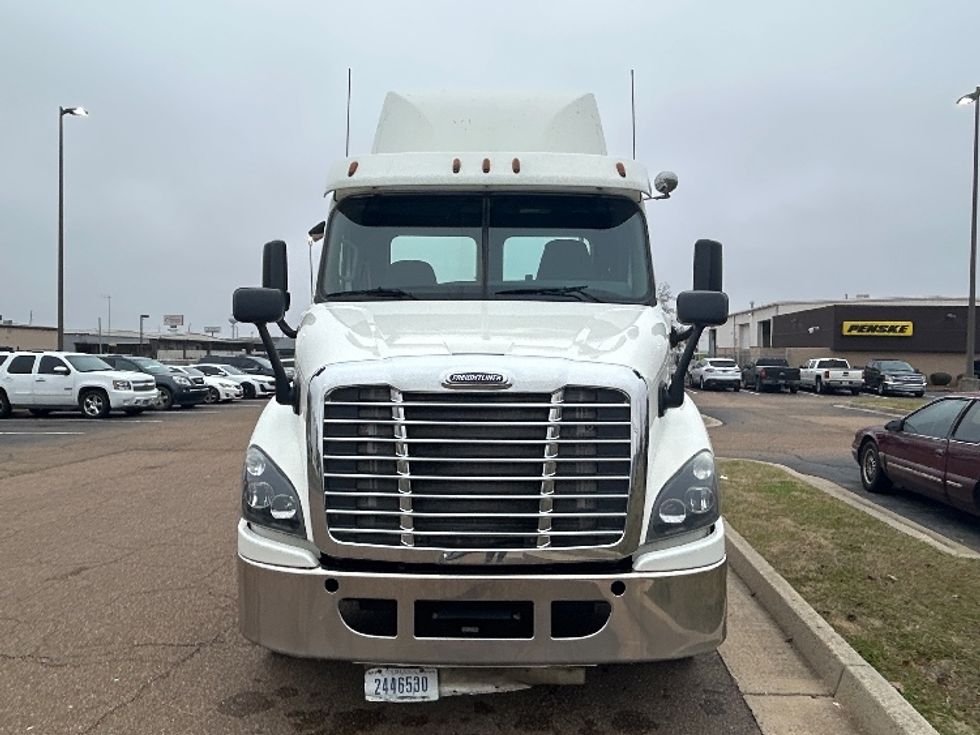 Day Cab Tractor-Heavy Duty Tractors-Freightliner-2017-Cascadia 11342ST-Richland-MS-556,875\n\t\tmiles-$ 21,750 - Image 2