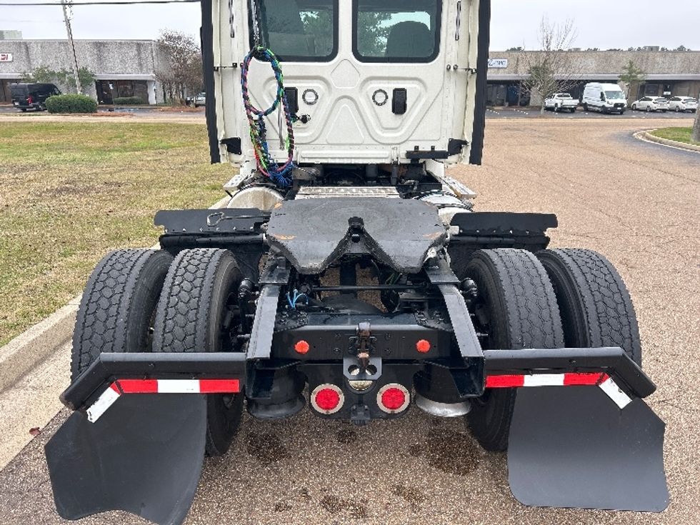 Day Cab Tractor-Heavy Duty Tractors-Freightliner-2017-Cascadia 11342ST-Richland-MS-556,875\n\t\tmiles-$ 21,750 - Image 6