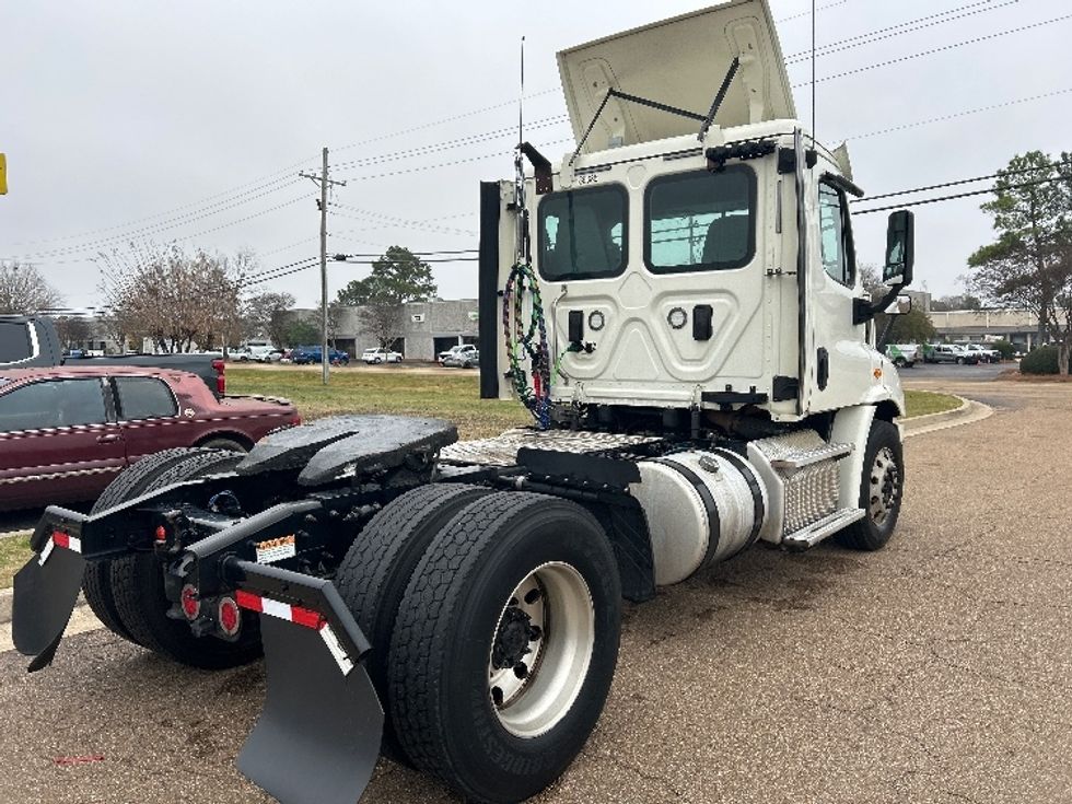 Day Cab Tractor-Heavy Duty Tractors-Freightliner-2017-Cascadia 11342ST-Richland-MS-556,875\n\t\tmiles-$ 21,750 - Image 7