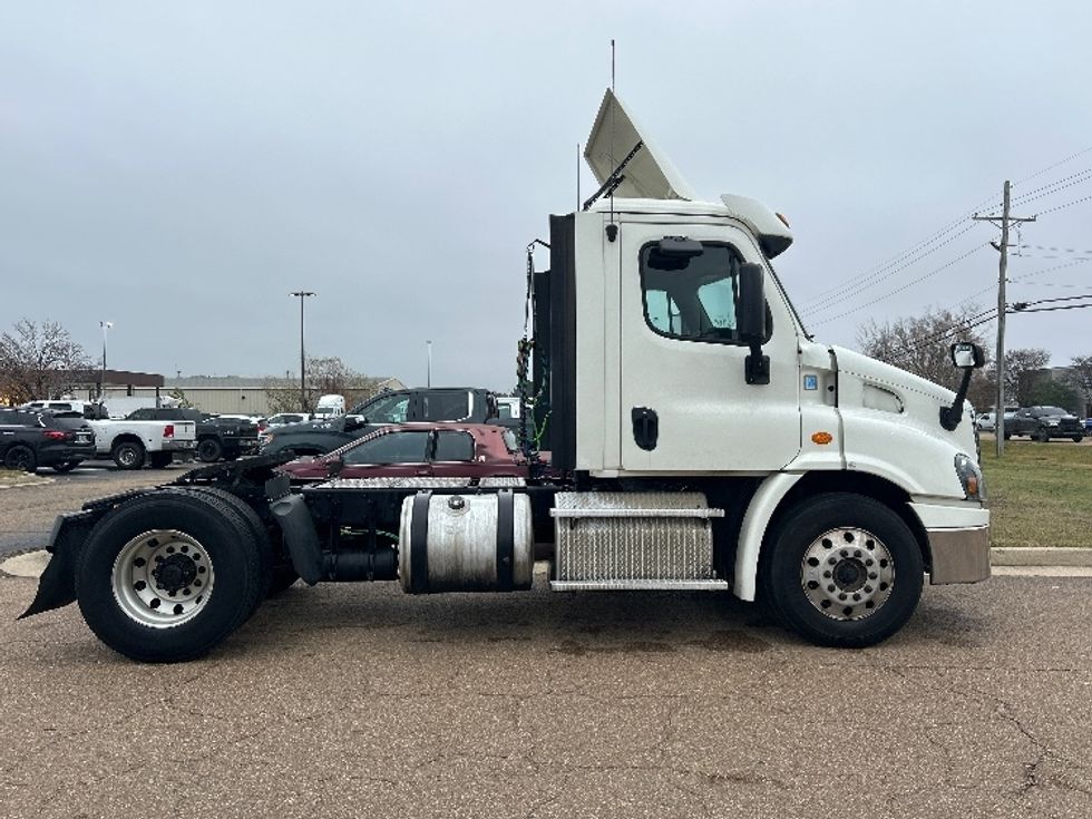 Day Cab Tractor-Heavy Duty Tractors-Freightliner-2017-Cascadia 11342ST-Richland-MS-556,875\n\t\tmiles-$ 21,750 - Image 8