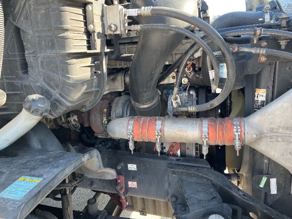 Day Cab Tractor-Heavy Duty Tractors-Freightliner-2017-Cascadia 11342ST-Tampa-FL-444,852\n\t\tmiles-$ 27,750 - Image 15