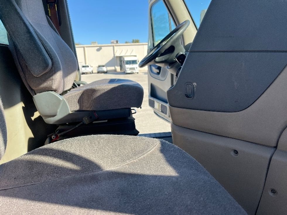 Day Cab Tractor-Heavy Duty Tractors-Freightliner-2017-Cascadia 11342ST-Tampa-FL-491,881\n\t\tmiles-$ 22,500 - Image 13