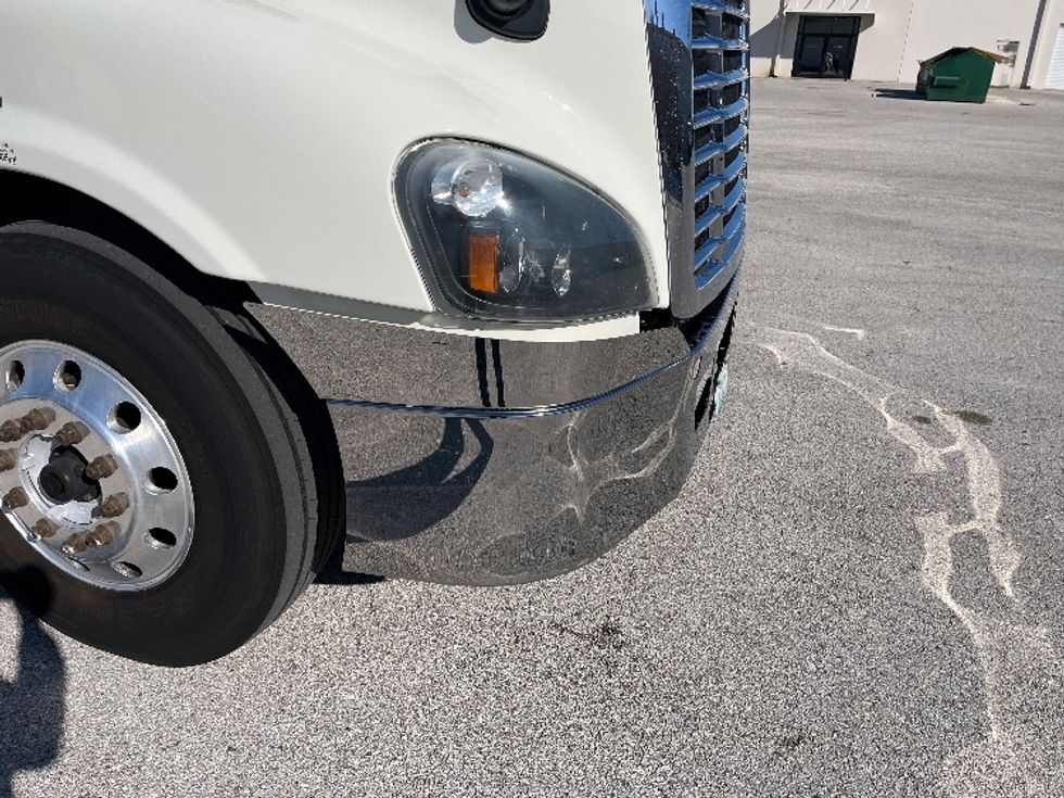 Day Cab Tractor-Heavy Duty Tractors-Freightliner-2017-Cascadia 11342ST-Tampa-FL-491,881\n\t\tmiles-$ 22,500 - Image 19