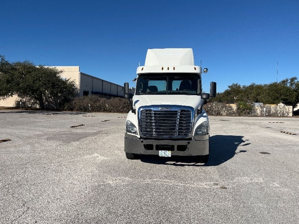 Day Cab Tractor-Heavy Duty Tractors-Freightliner-2017-Cascadia 11342ST-Tampa-FL-491,881\n\t\tmiles-$ 22,500 - Image 2