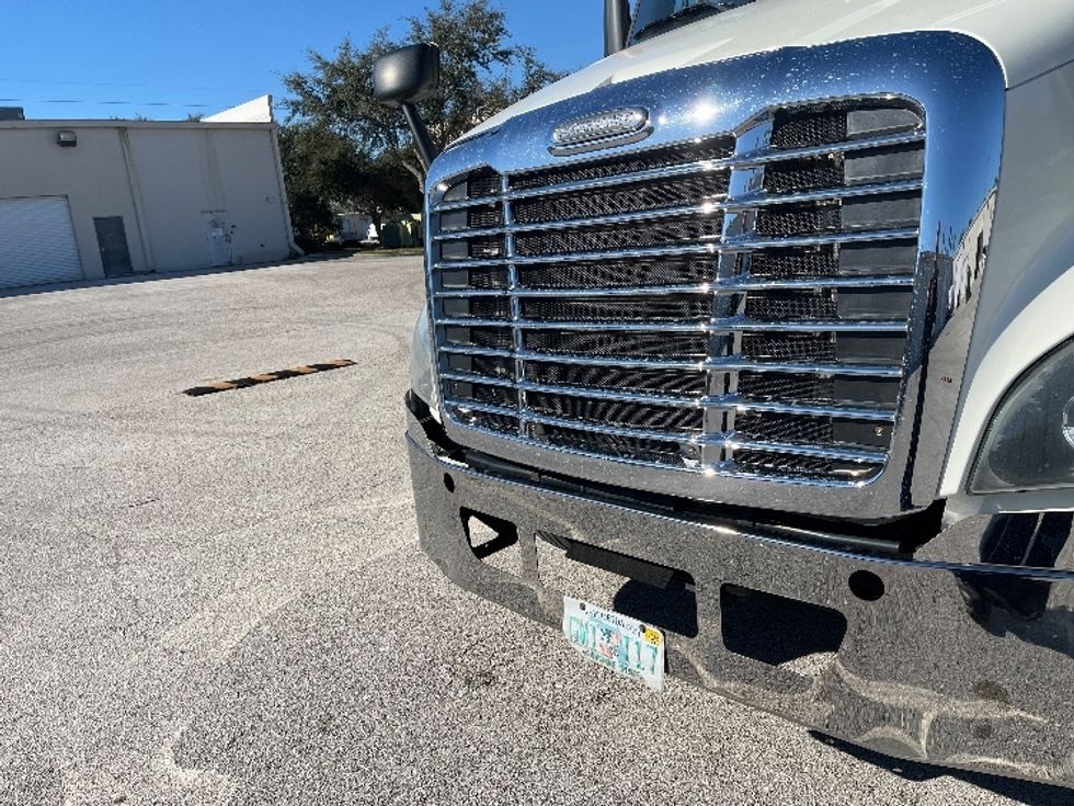Day Cab Tractor-Heavy Duty Tractors-Freightliner-2017-Cascadia 11342ST-Tampa-FL-491,881\n\t\tmiles-$ 22,500 - Image 20