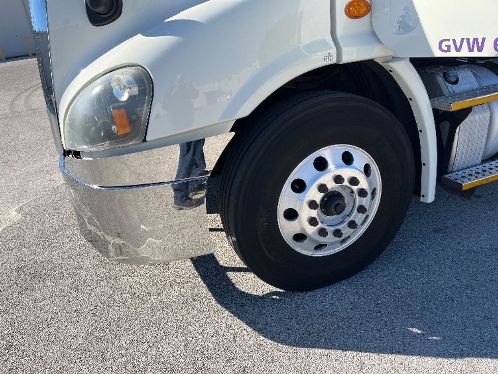 Day Cab Tractor-Heavy Duty Tractors-Freightliner-2017-Cascadia 11342ST-Tampa-FL-491,881\n\t\tmiles-$ 22,500 - Image 21