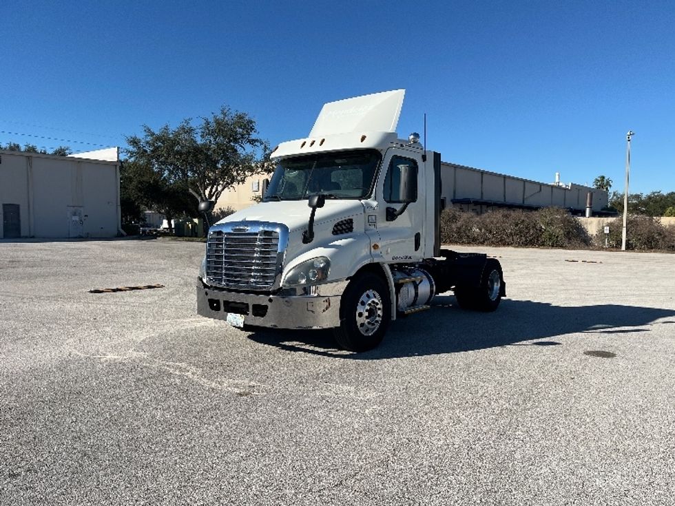 Day Cab Tractor-Heavy Duty Tractors-Freightliner-2017-Cascadia 11342ST-Tampa-FL-491,881\n\t\tmiles-$ 22,500 - Image 3