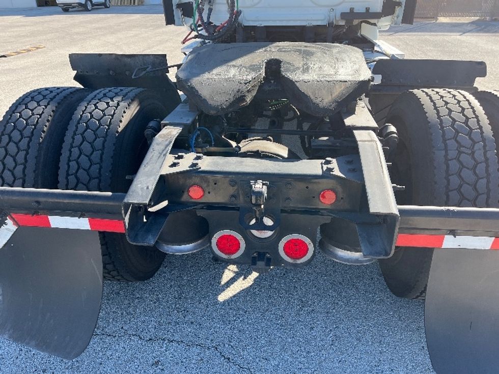 Day Cab Tractor-Heavy Duty Tractors-Freightliner-2017-Cascadia 11342ST-Tampa-FL-491,881\n\t\tmiles-$ 22,500 - Image 6