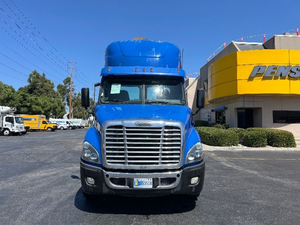 Day Cab Tractor-Heavy Duty Tractors-Freightliner-2017-Cascadia 11342ST-Torrance-CA-286,346\n\t\tmiles-$ 27,750 - Image 2