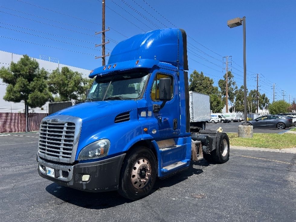 Day Cab Tractor-Heavy Duty Tractors-Freightliner-2017-Cascadia 11342ST-Torrance-CA-286,346\n\t\tmiles-$ 27,750 - Image 3