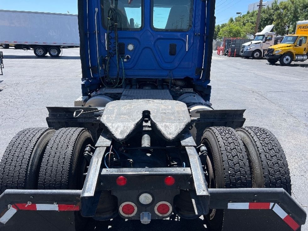 Day Cab Tractor-Heavy Duty Tractors-Freightliner-2017-Cascadia 11342ST-Torrance-CA-286,346\n\t\tmiles-$ 27,750 - Image 6