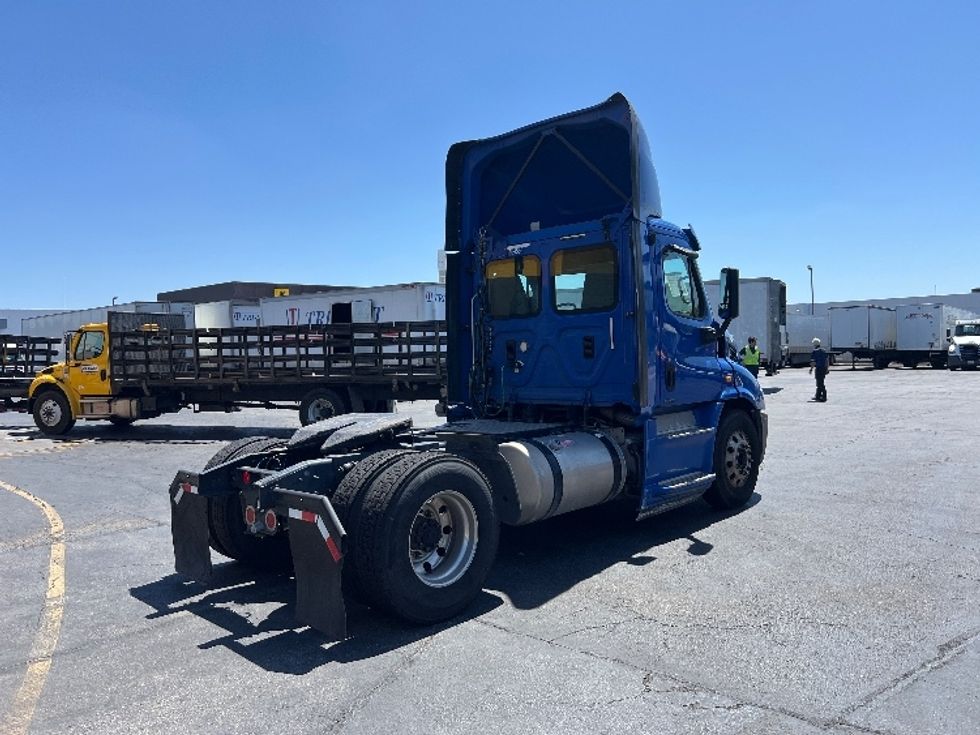 Day Cab Tractor-Heavy Duty Tractors-Freightliner-2017-Cascadia 11342ST-Torrance-CA-286,346\n\t\tmiles-$ 27,750 - Image 7