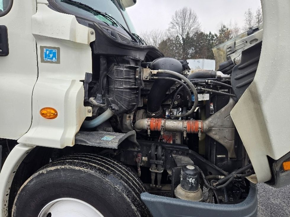 Day Cab Tractor-Heavy Duty Tractors-Freightliner-2017-Cascadia 11342ST-Villa Rica-GA-736,446\n\t\tmiles-$ 15,000 - Image 15