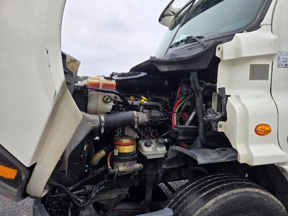 Day Cab Tractor-Heavy Duty Tractors-Freightliner-2017-Cascadia 11342ST-Villa Rica-GA-736,446\n\t\tmiles-$ 15,000 - Image 16