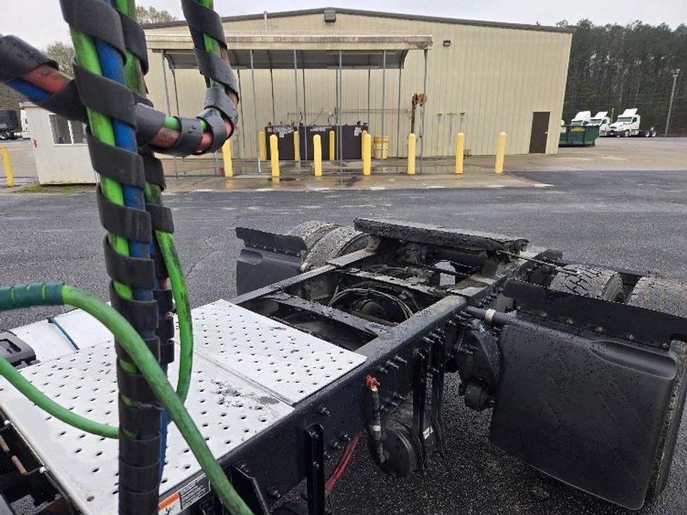 Day Cab Tractor-Heavy Duty Tractors-Freightliner-2017-Cascadia 11342ST-Villa Rica-GA-736,446\n\t\tmiles-$ 15,000 - Image 17